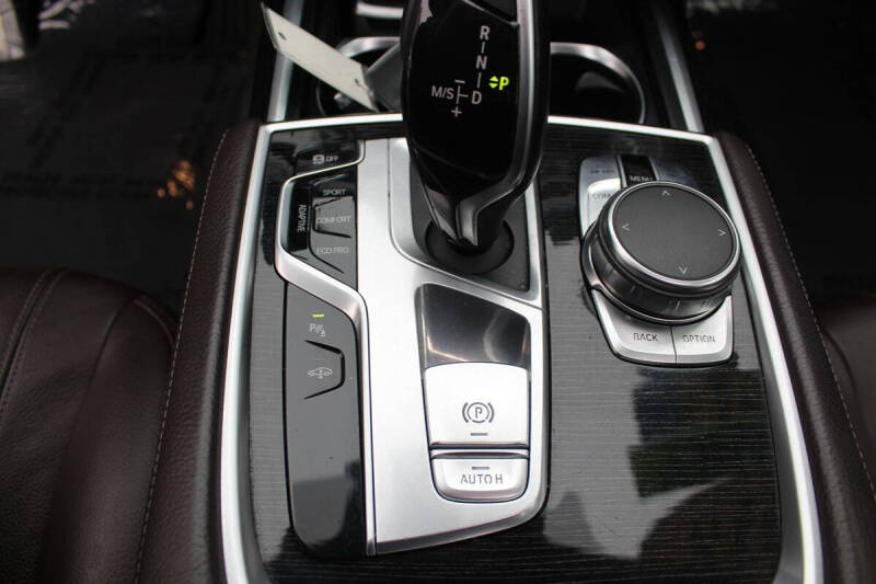 2018 BMW 7 Series 740i