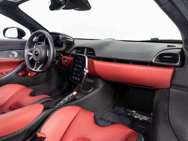 2025 McLaren Artura Spider