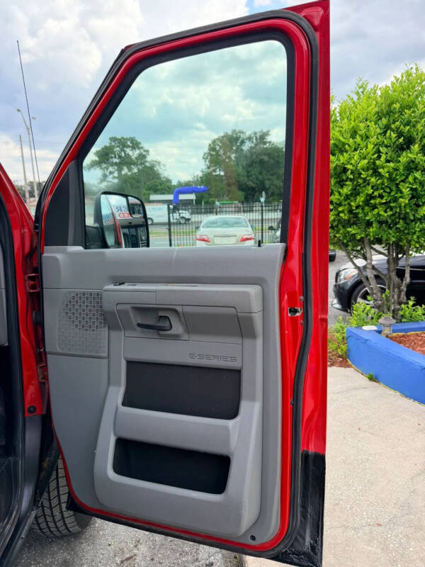 2011 Ford E-Series E-350 SD
