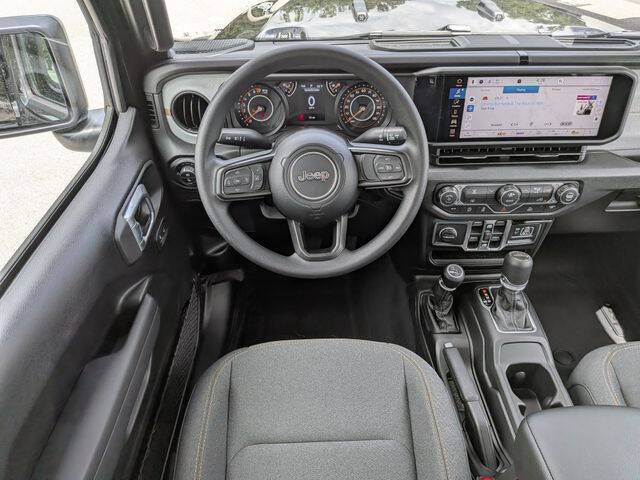 2026 Jeep Gladiator Sport