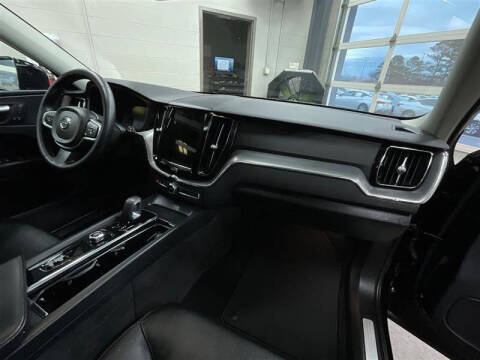 2023 Volvo XC60 B5 Core