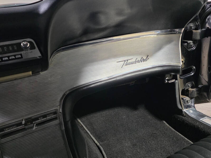 1962 Ford Thunderbird