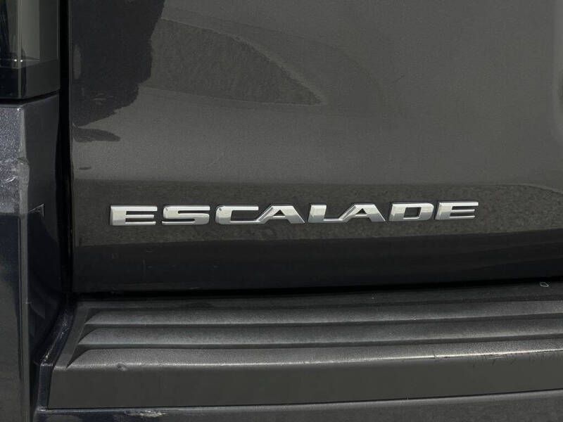 2016 Cadillac Escalade Luxury Collection