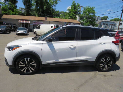 2020 Nissan Kicks SR