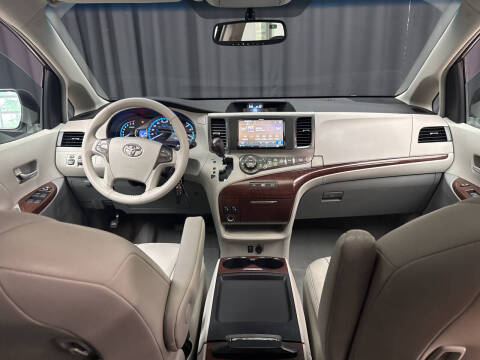 2011 Toyota Sienna XLE 7-Passenger