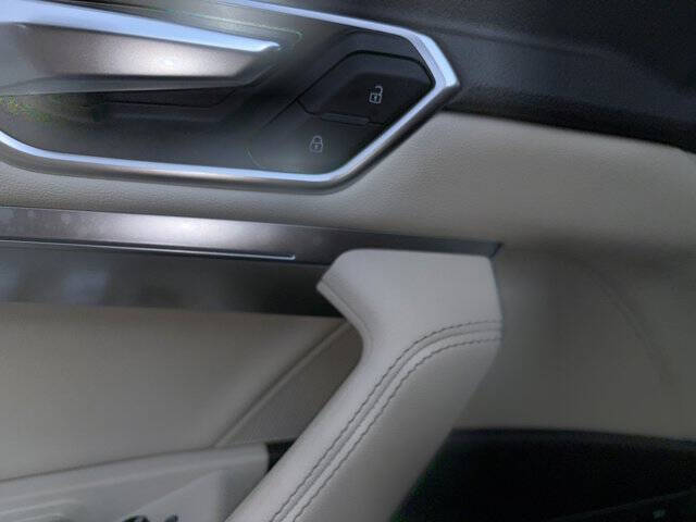 2024 Audi Q8 e-tron quattro Premium Plus