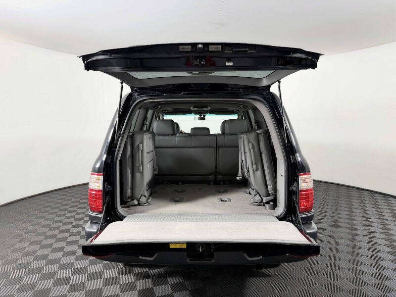 2004 Lexus LX 470