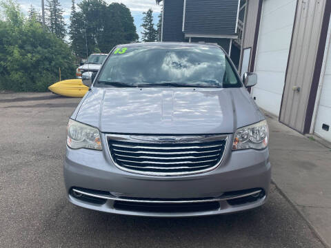 2013 Chrysler Town and Country Touring-L