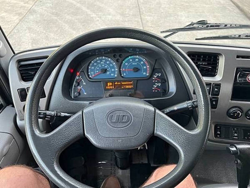 2011 UD Trucks UD2000