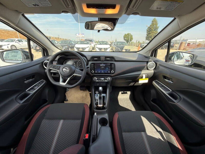 2025 Nissan Versa SR