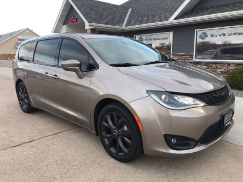 2018 Chrysler Pacifica for sale at Tim's Auto in Kearney NE