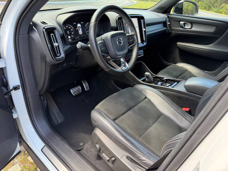 2020 Volvo XC40 T5 R-Design