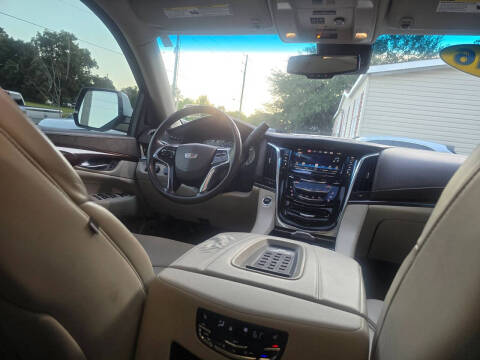 2016 Cadillac Escalade Luxury Collection
