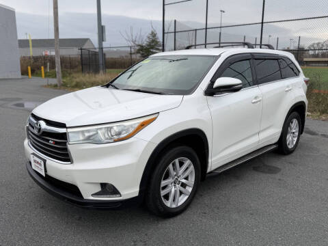 2016 Toyota Highlander LE