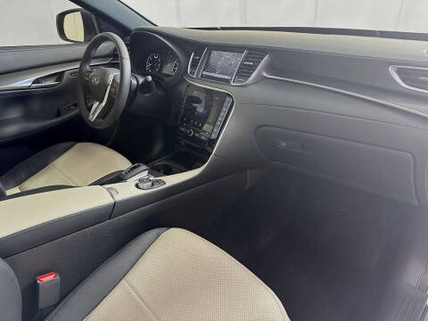 2025 Infiniti QX55 Essential