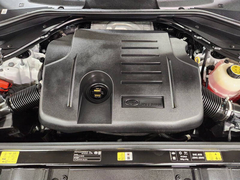 2025 Land Rover Range Rover P400 SE