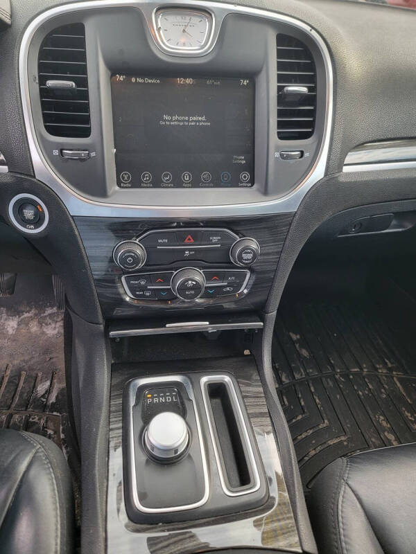 2017 Chrysler 300 Limited
