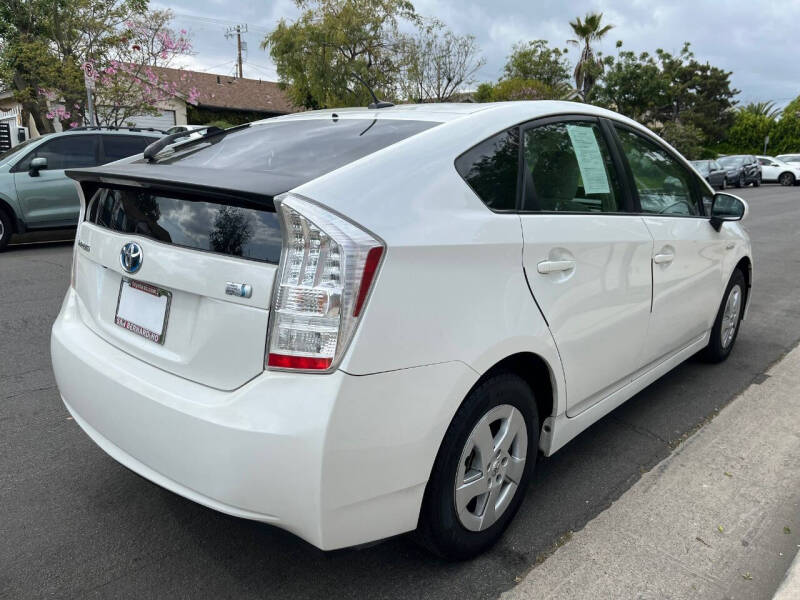 2010 Toyota Prius III