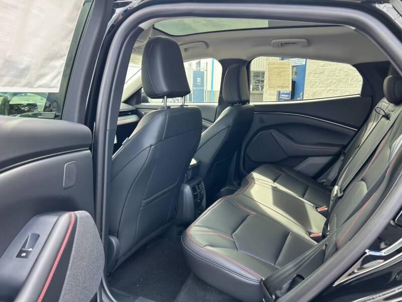 2025 Ford Mustang Mach-E Premium