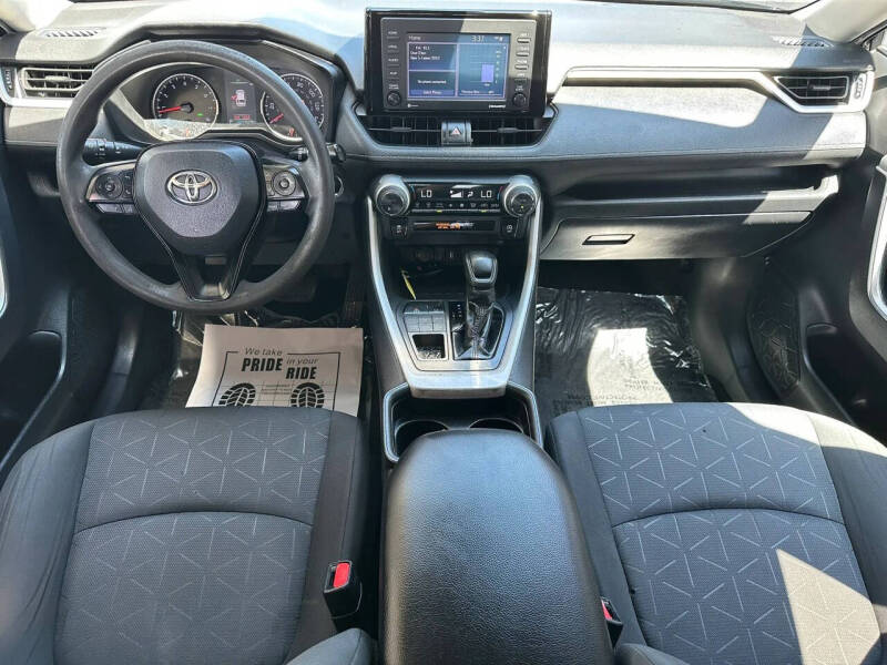 2020 Toyota RAV4 XLE