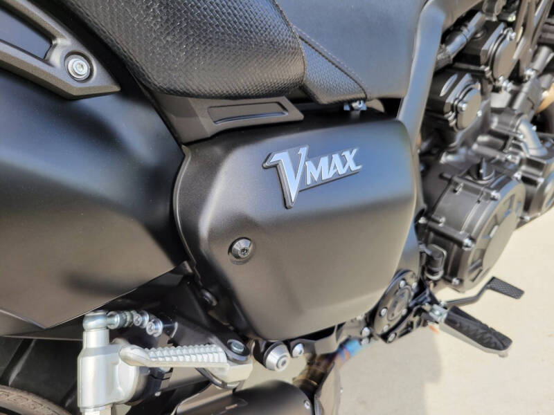 2020 Yamaha VMAX Matte Raven Black
