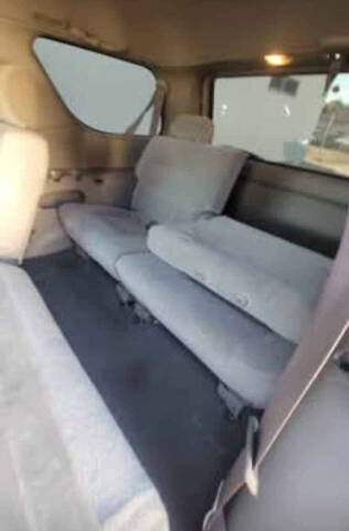 2004 Toyota Sequoia SR5