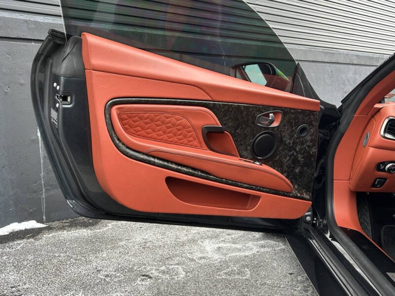 2019 Aston Martin DBS Superleggera