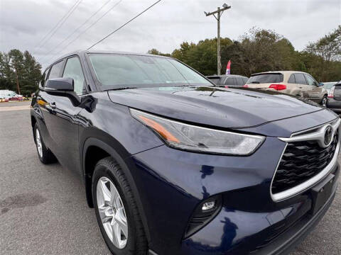 2024 Toyota Highlander LE