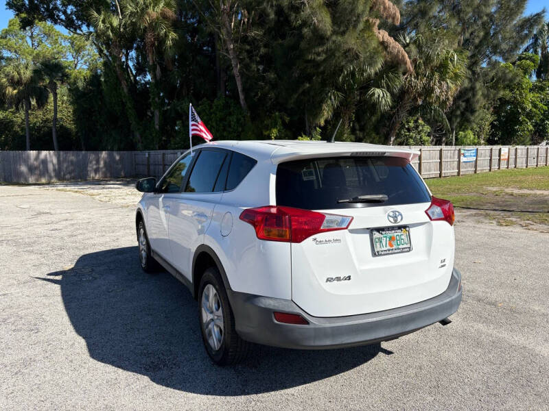 2013 Toyota RAV4 LE photo 12