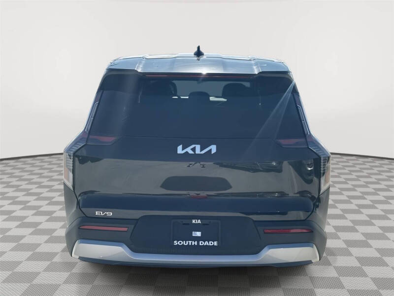 2026 Kia EV9 Light