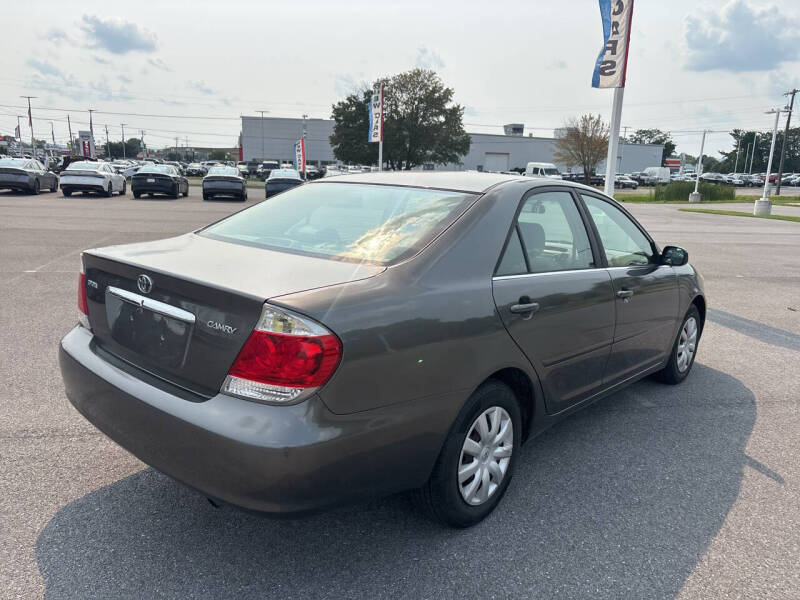 2005 Toyota Camry LE