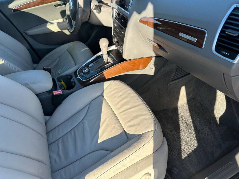 2011 Audi Q5 2.0T quattro Premium Plus