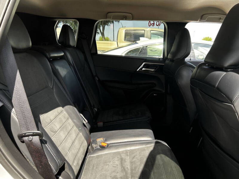 2025 Mitsubishi Outlander SE