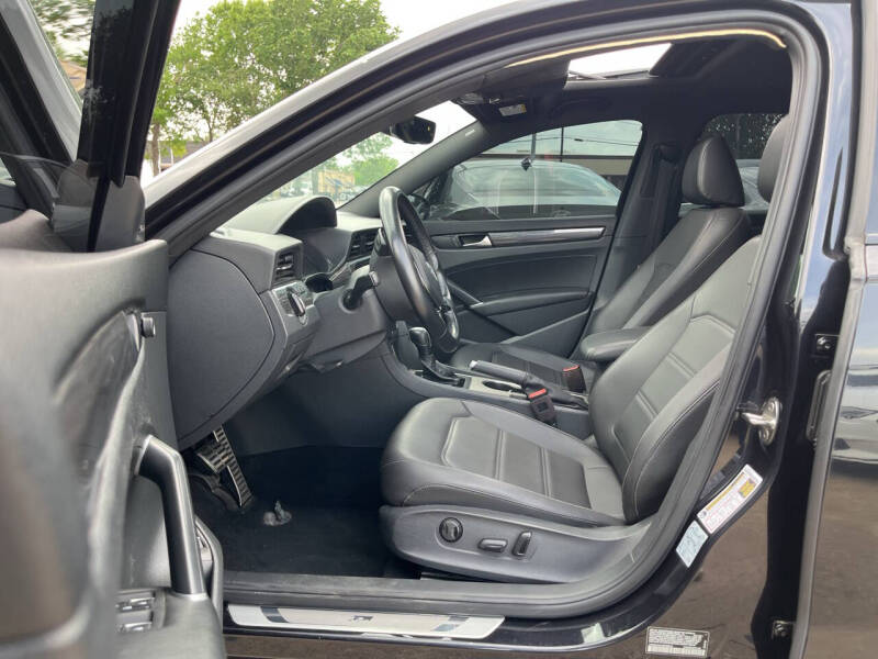 2022 Volkswagen Passat R-Line