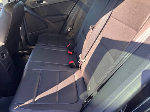 2015 Volkswagen Tiguan SE