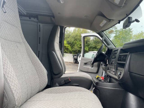 2025 Chevrolet Express 2500