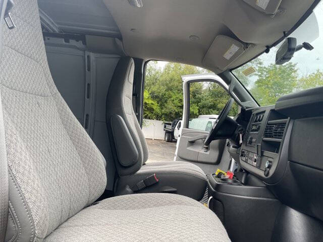 2025 Chevrolet Express 2500