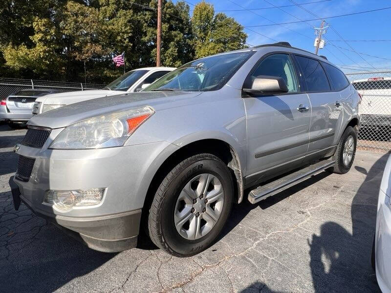 2012 Chevrolet Traverse for sale at LAKE CITY AUTO SALES in Forest Park GA