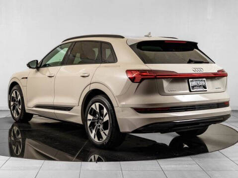 2022 Audi e-tron quattro Premium