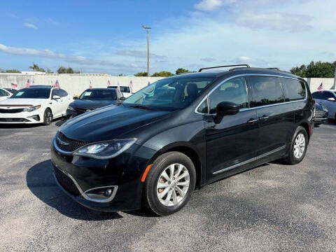 2017 Chrysler Pacifica Touring-L