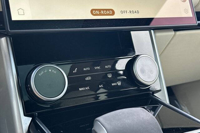 2023 Land Rover Range Rover P530 SE