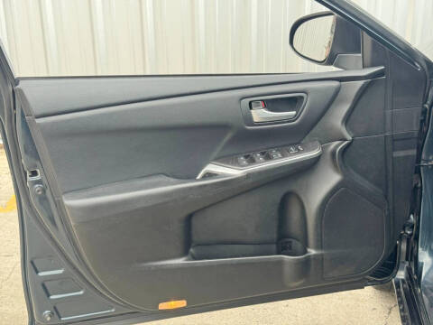 2017 Toyota Camry SE