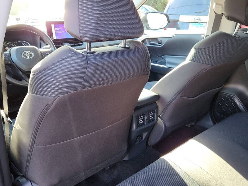 2025 Toyota RAV4 Hybrid LE