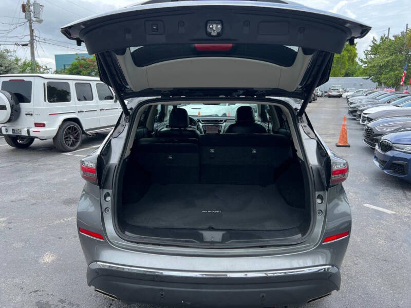 2023 Nissan Murano SL