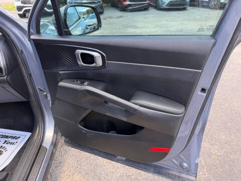 2022 Kia Sorento LX