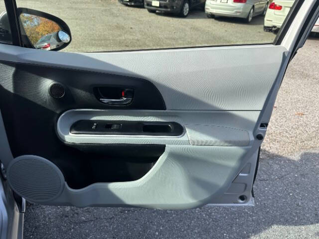 2014 Toyota Prius c Three