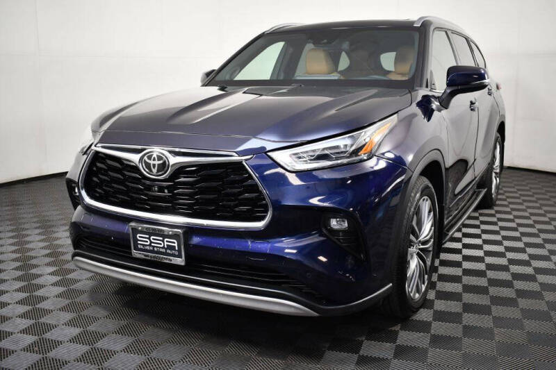 2020 Toyota Highlander Platinum's photo