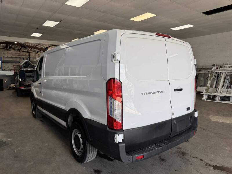 2020 Ford Transit 250