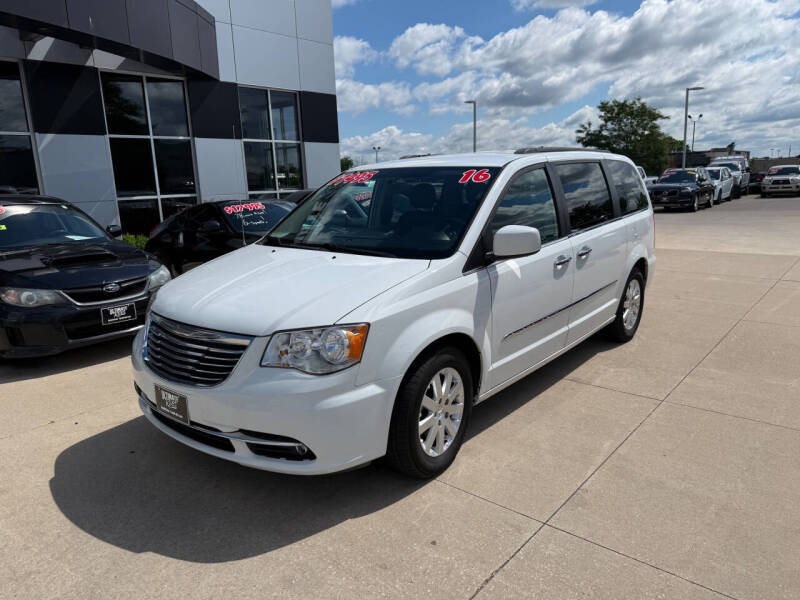 2016 Chrysler Town and Country Touring