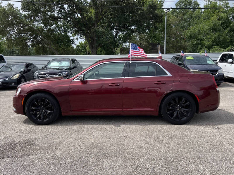 2018 Chrysler 300 Touring
